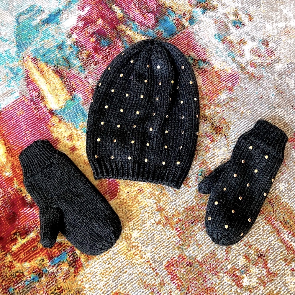 H&M Women’s OS 3pc set black knit hat and mittens golden studs EUC gift bundle